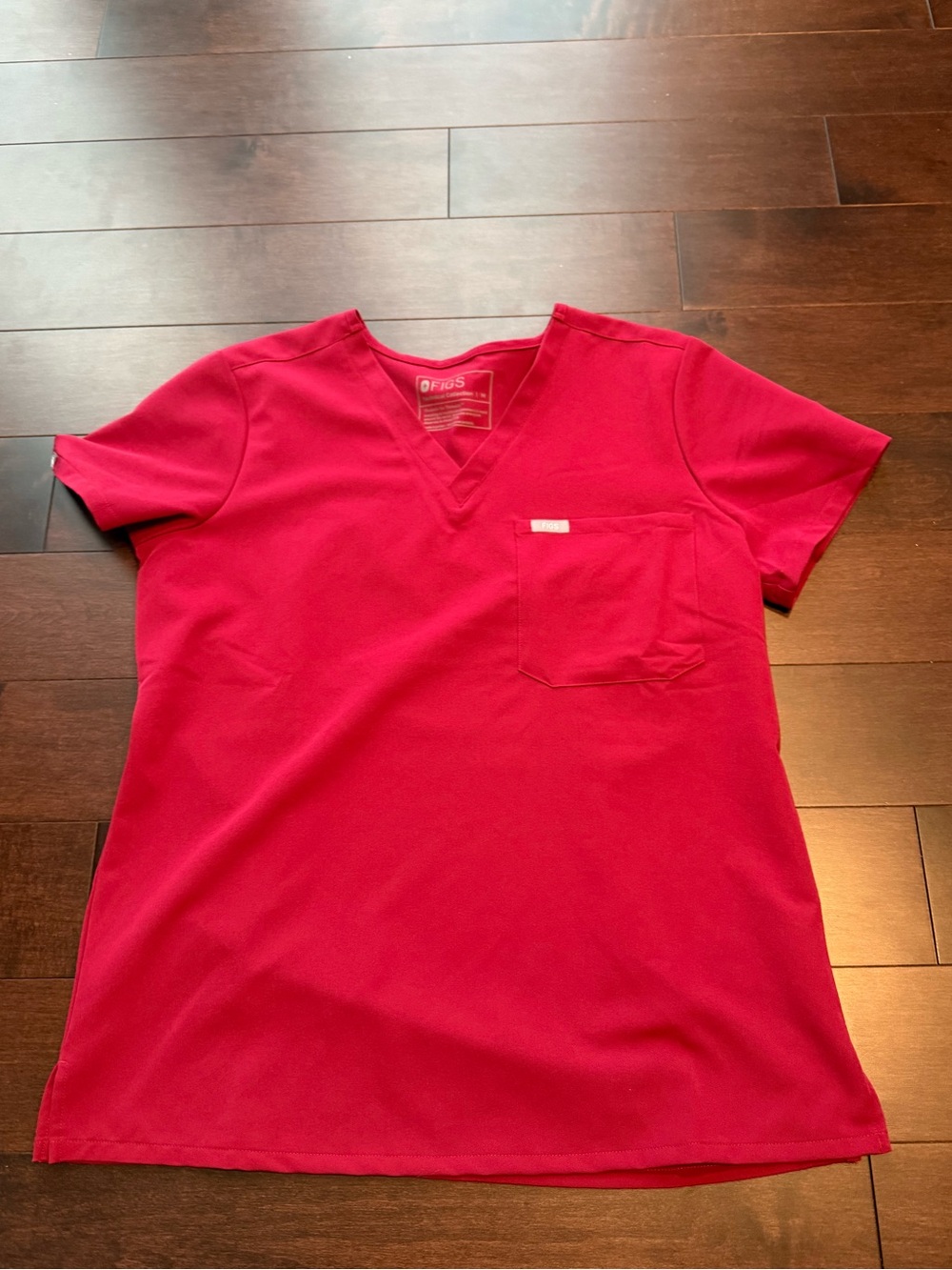 FIGS Women's Catarina scrub top Deep Cranberry medium